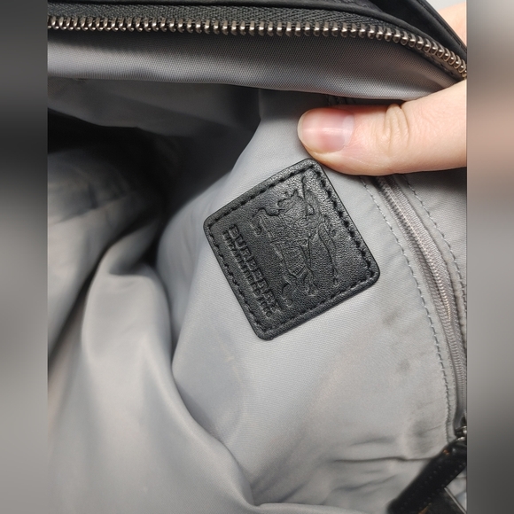 Burberry Authentic Buckleigh Packable Tote - Picture 12 of 16